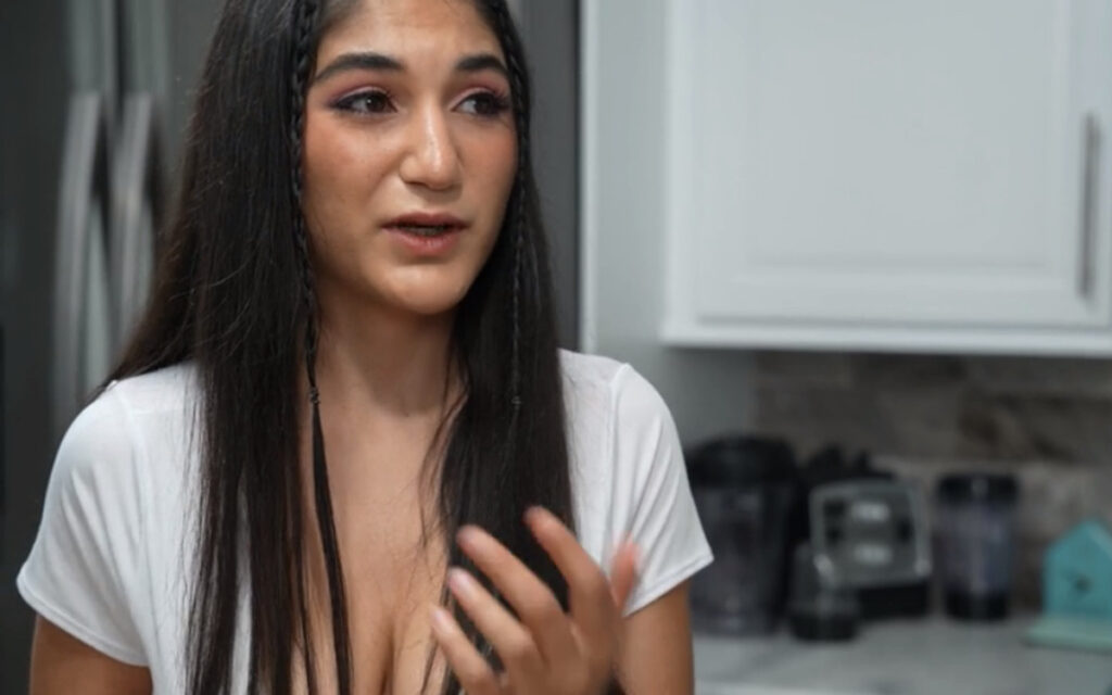 I Can Get Naked When I Want Stepbro – S42:E6 (Bratty Sis)