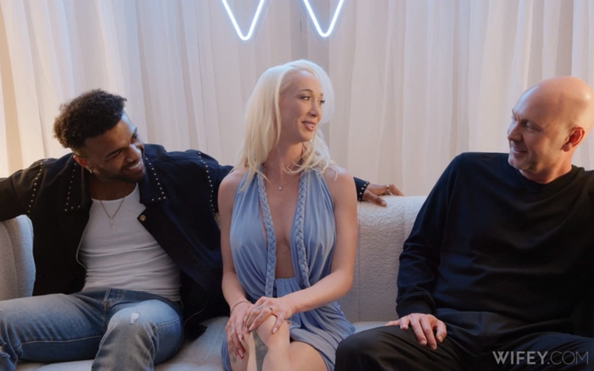 Ziggy and Jack: Gorgeous Hotwife Sucks And Fucks (Wifey)